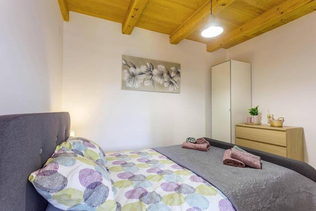 House Kristina **** Villa Burici Bagian luar foto