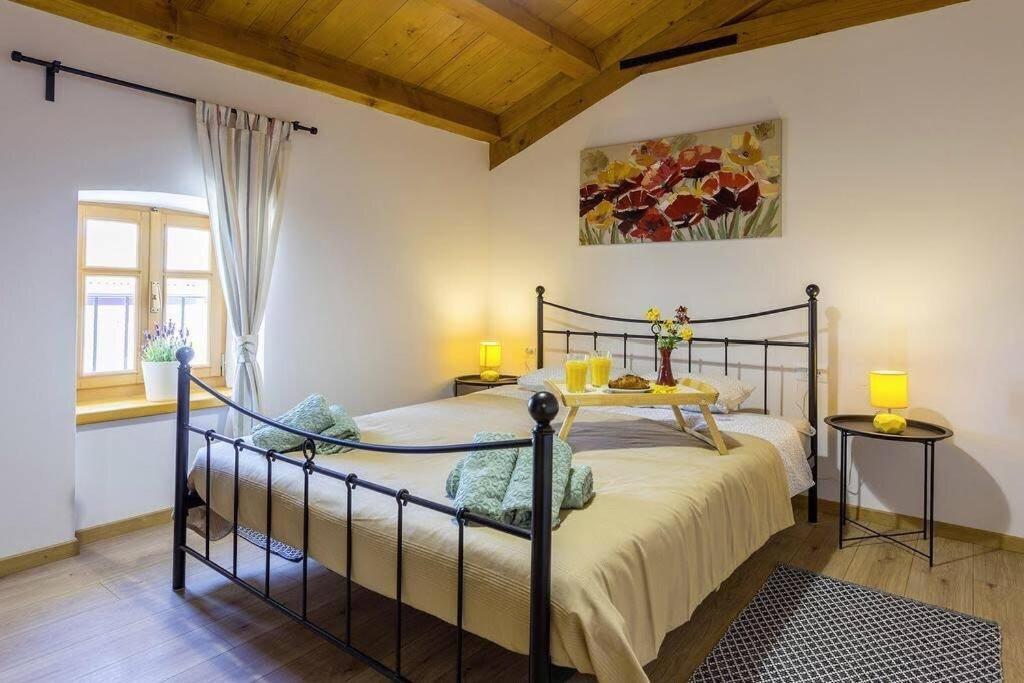 House Kristina **** Villa Burici Bagian luar foto